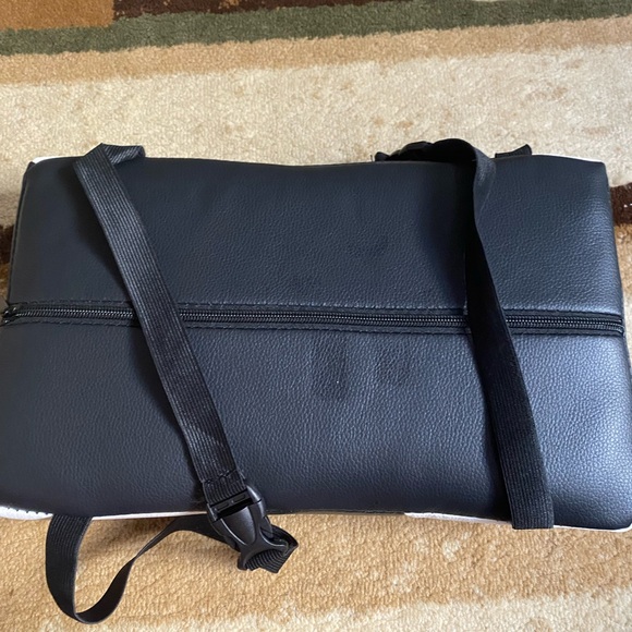 Gaming chair back/neck pad - Picture 3 of 3